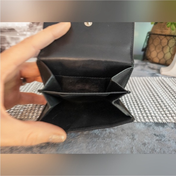 Gucci Python Bi-Fold Snakeskin Wallet - Picture 7 of 13